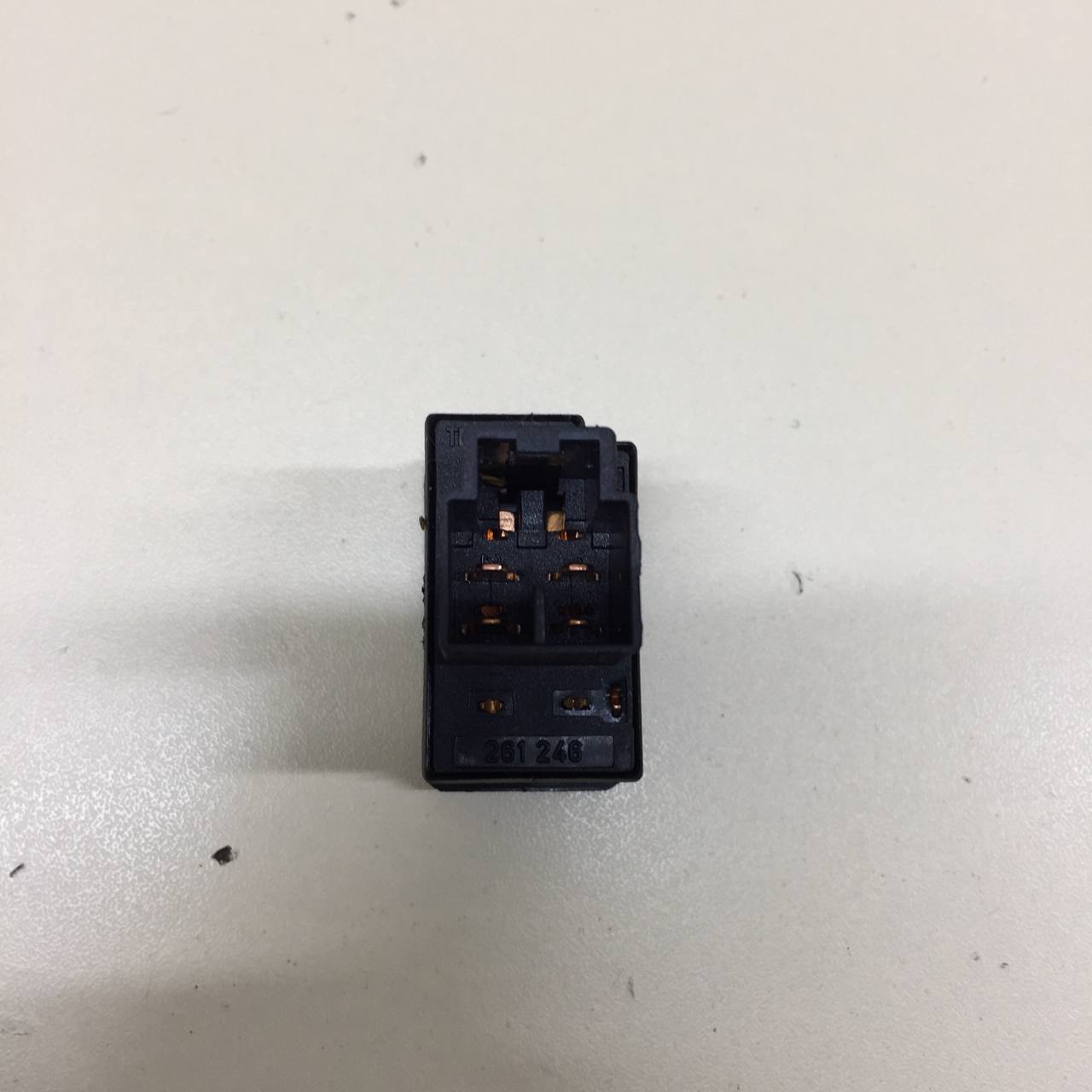 Кнопка обогрева сидений Nissan Almera (N16) 2000-2006