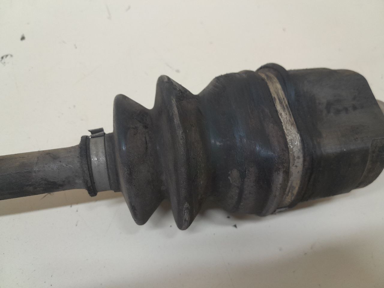 Полуось передняя левая Chevrolet Cobalt (T250) 2011-2015 Полуось передняя левая Chevrolet Cobalt (T250) 2011-2015