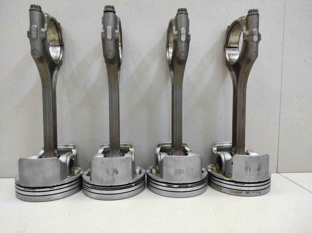 Поршень с шатуном Honda Civic 4D 2006-2012
