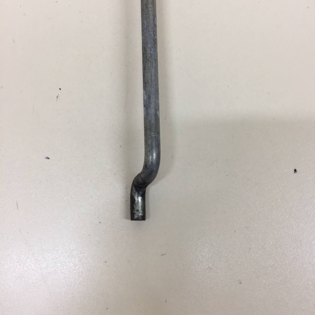 Держатель капота Toyota Corolla E120 2001-2007 Держатель капота Toyota Corolla E120 2001-2007