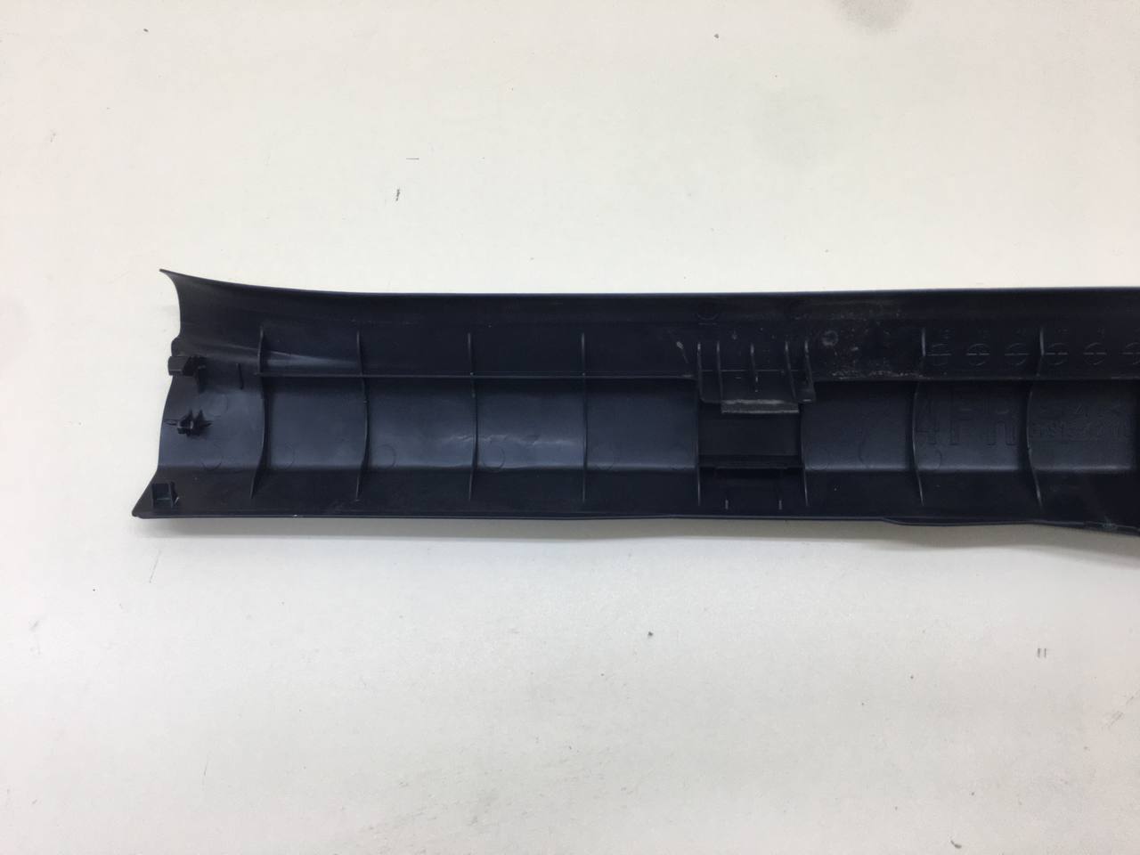 Накладка порога (внутренняя) Toyota Rav 4 (XA40) 2013-2019