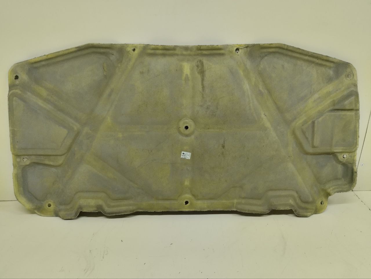 Шумоизоляция капота Nissan Almera (N16) 2000-2006 Шумоизоляция капота Nissan Almera (N16) 2000-2006