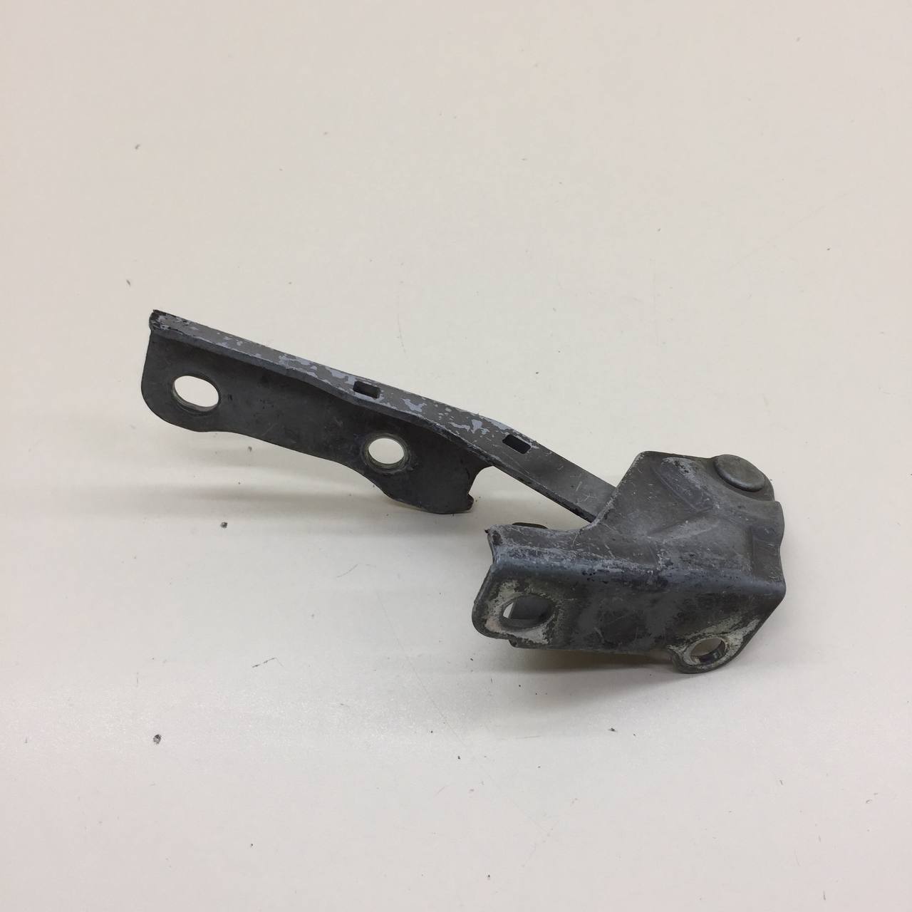 Петля капота левая Hyundai Tucson (JM) 2004-2010