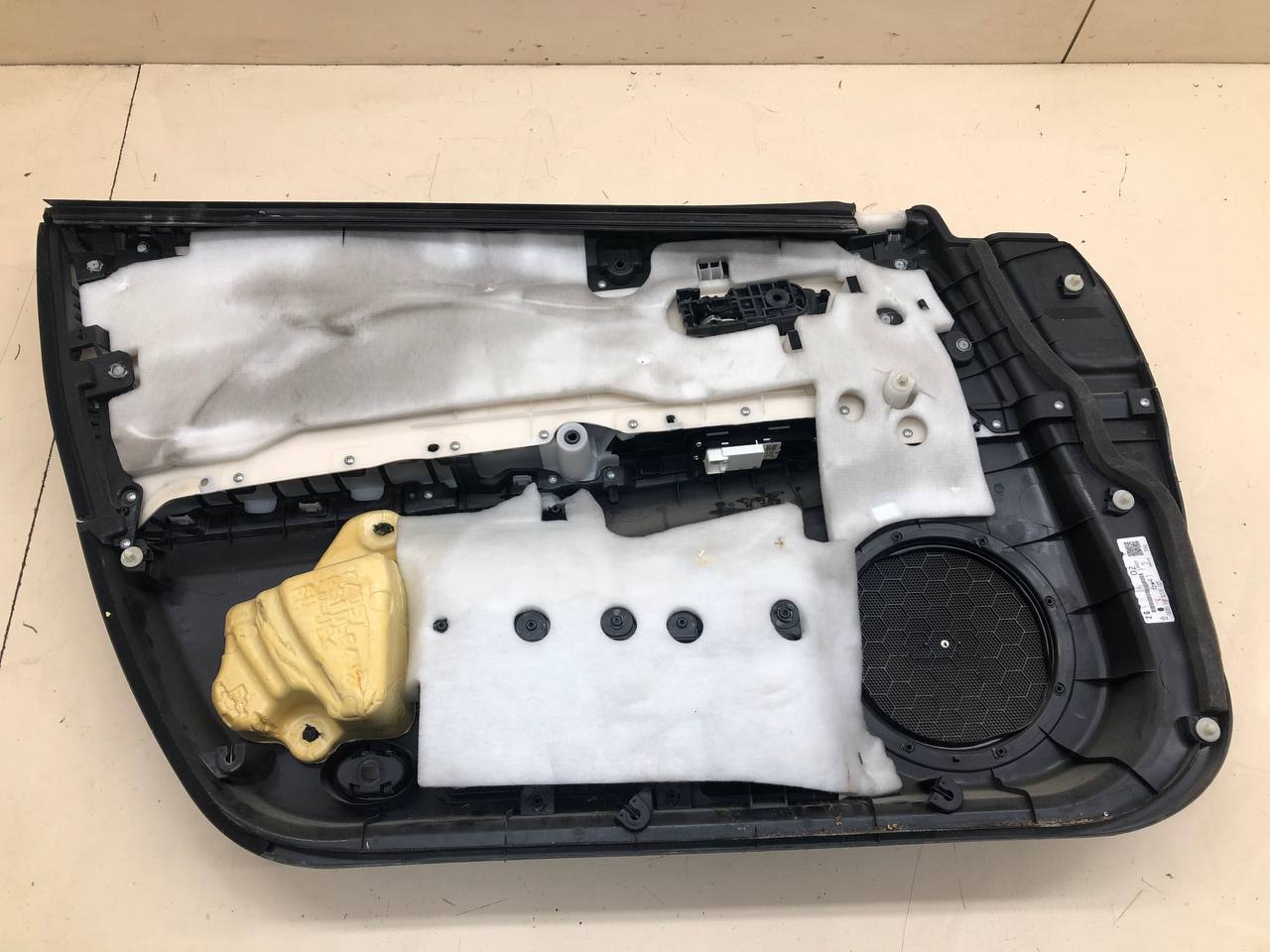 Обшивка двери передней правой Mazda Mazda 6 (GH) 2007-2012