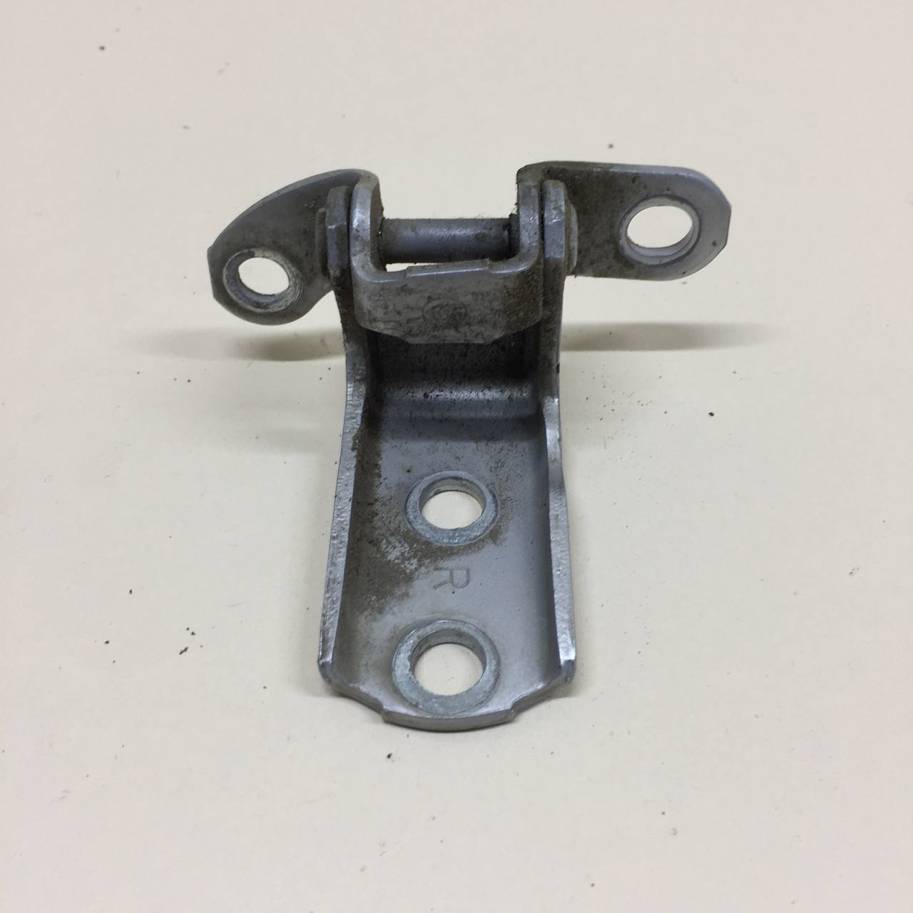 Петля двери задней правой нижняя Toyota Rav 4 (A30) 2006-2013