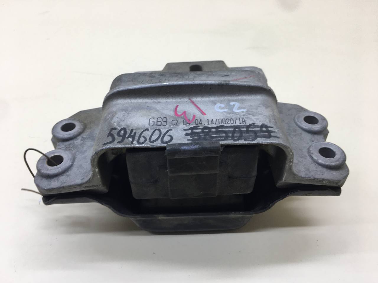 Опора двигателя левая Volkswagen Jetta (A6) 2010-2019