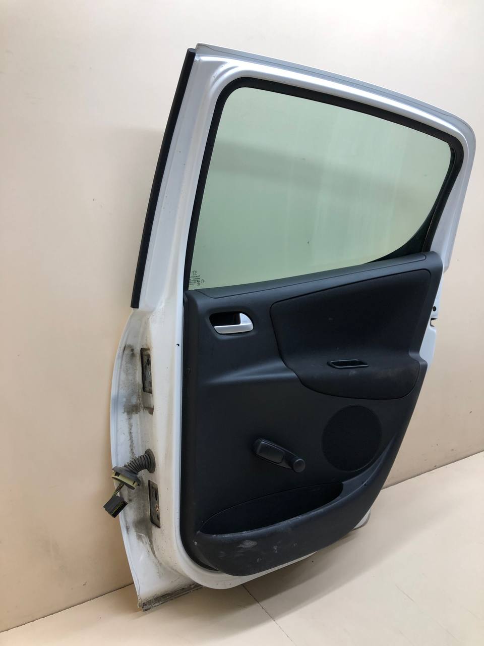 Дверь задняя правая Peugeot 207 2006-2013
