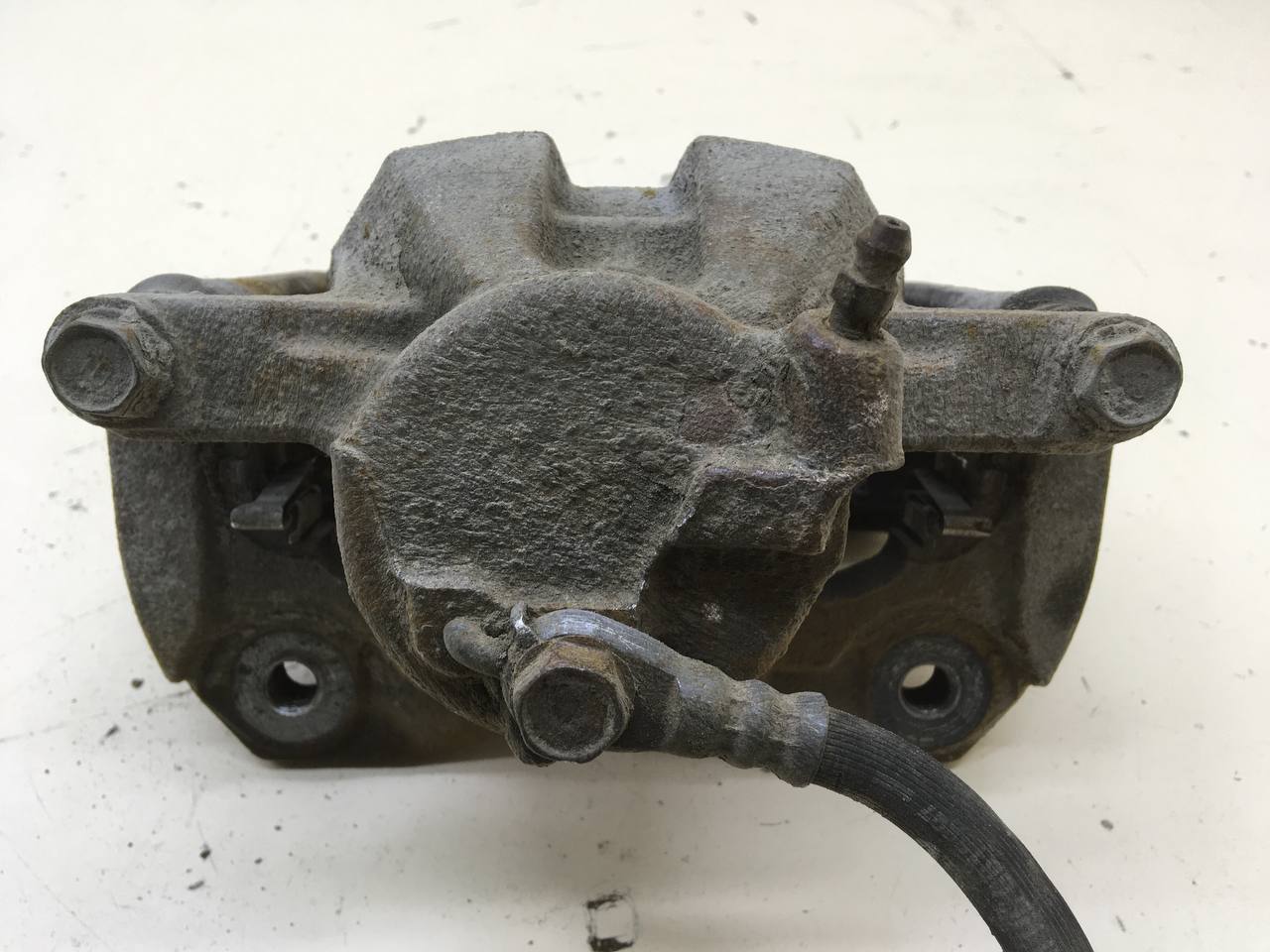 Суппорт передний правый Toyota Rav 4 (A30) 2006-2013