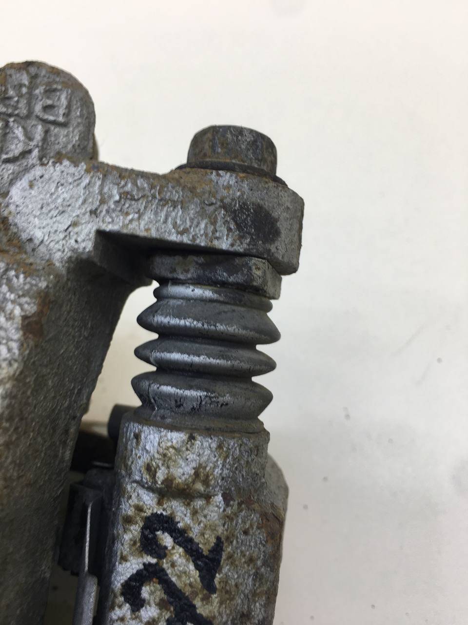 Суппорт передний правый Haval H6 2014-2020