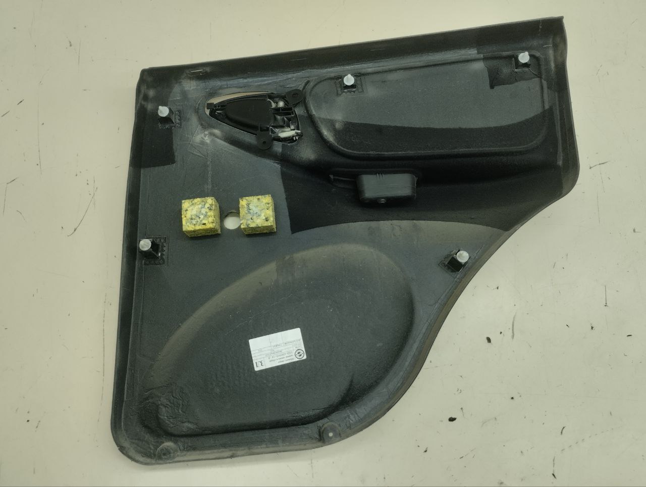 Обшивка двери задней левой Chevrolet Niva 2009-2020