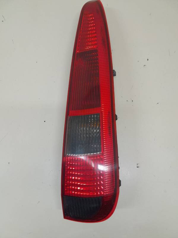 Фонарь задний правый Ford Fusion (JU) 2002-2012