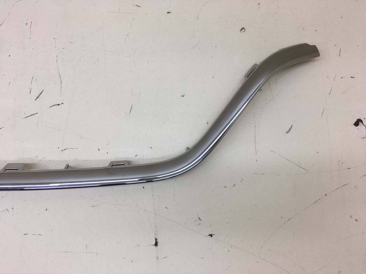 Накладка на решетку радиатора Renault Logan (2) 2014>