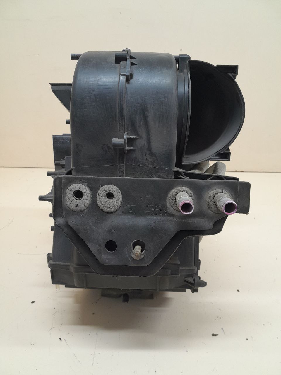 Корпус отопителя Ford Fusion (JU) 2002-2012 Корпус отопителя Ford Fusion (JU) 2002-2012