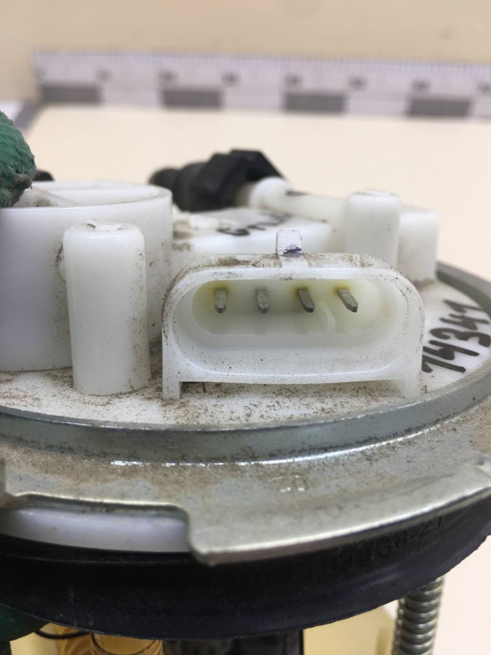 Насос топливный электрический Lada Granta 2011>