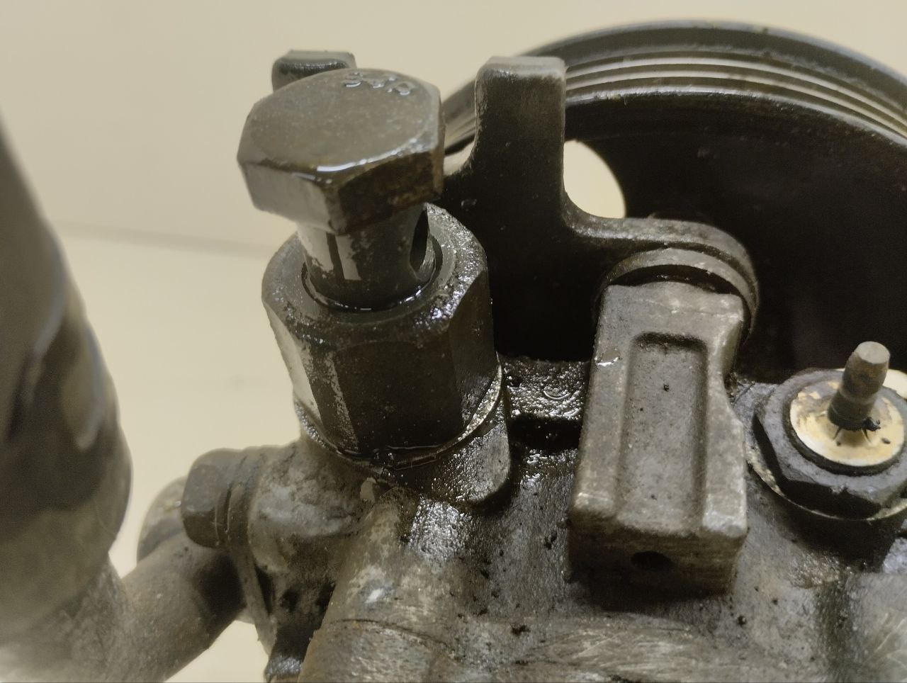 Насос гидроусилителя (электрогидроусилитель, ЭГУР) Kia Spectra (SD) 2004-2011