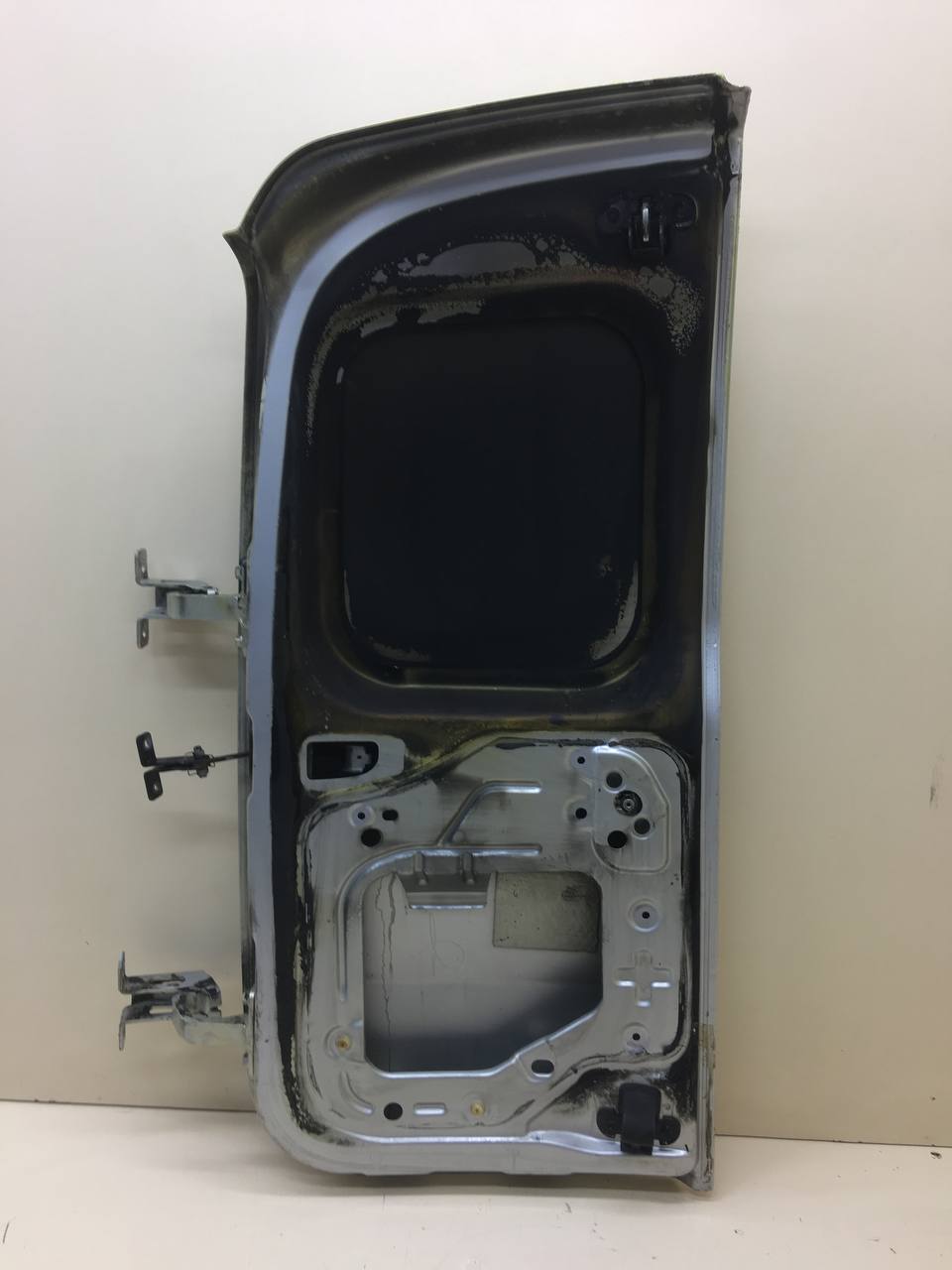 Дверь багажника со стеклом Lada Largus 2012>