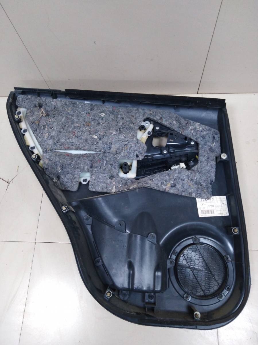 Обшивка двери задней правой Toyota Rav 4 (A30) 2006-2013