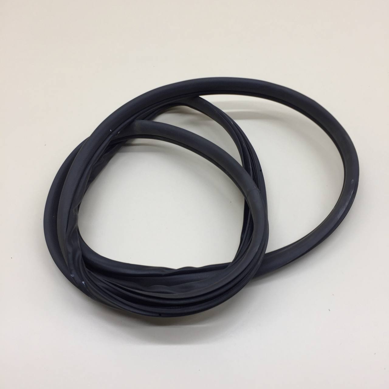 Уплотнитель проема двери задней левой Honda Civic 4D 2006-2012