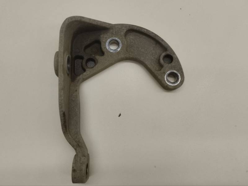 Кронштейн КПП Renault Duster (HSA, HSM) 2012> Кронштейн КПП Renault Duster (HSA, HSM) 2012>