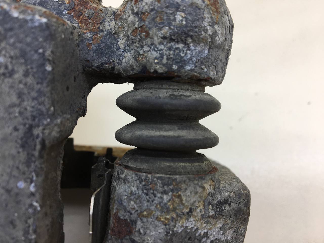 Суппорт передний левый Kia Spectra (SD) 2004-2011