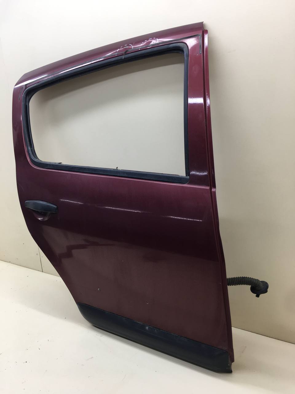 Дверь задняя правая Renault Sandero 2009-2014 Дверь задняя правая Renault Sandero 2009-2014