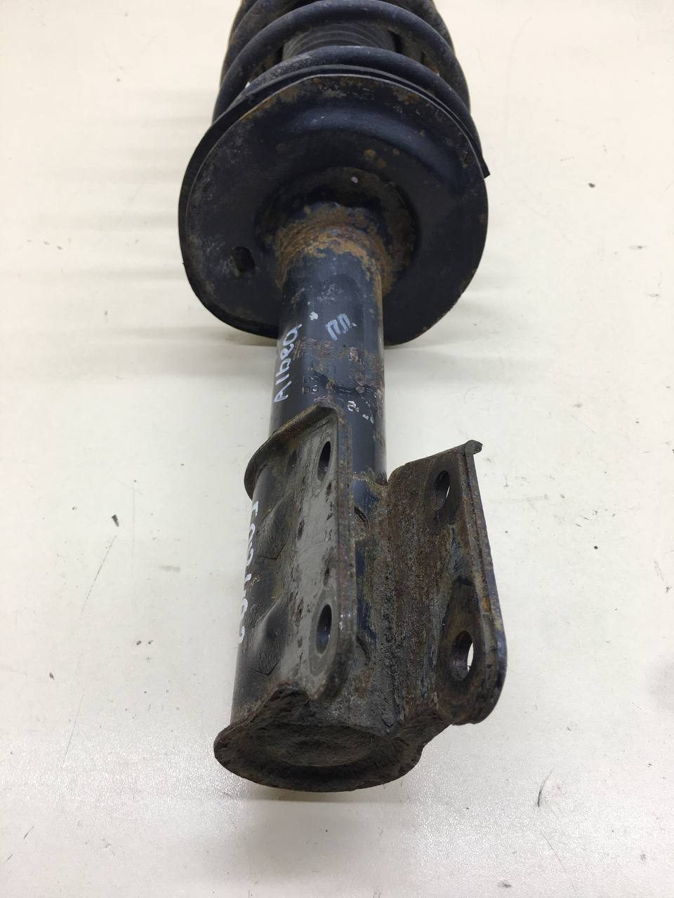 Амортизатор передний Fiat Albea 2002-2012