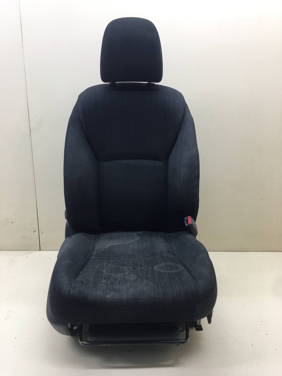 Сиденье переднее правое Toyota Auris (E150) 2006-2012