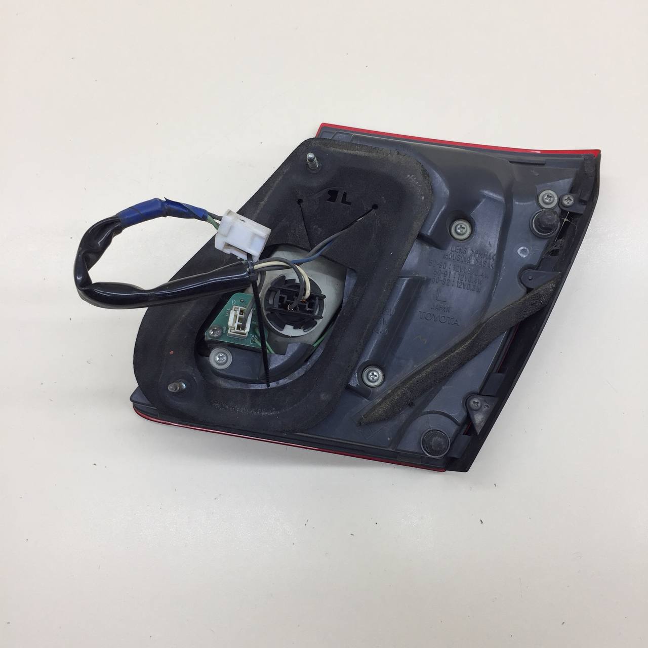 Фонарь задний внутренний левый Lexus LS460 (XF40) 2006-2017