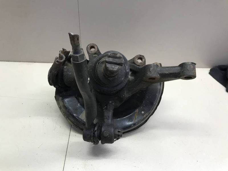 Кулак поворотный передний правый Toyota Vitz (P10) 1999-2005