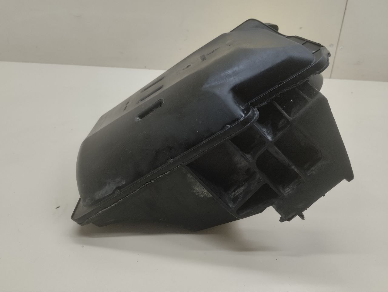 Корпус воздушного фильтра Renault Duster (HSA, HSM) 2012> Корпус воздушного фильтра Renault Duster (HSA, HSM) 2012>