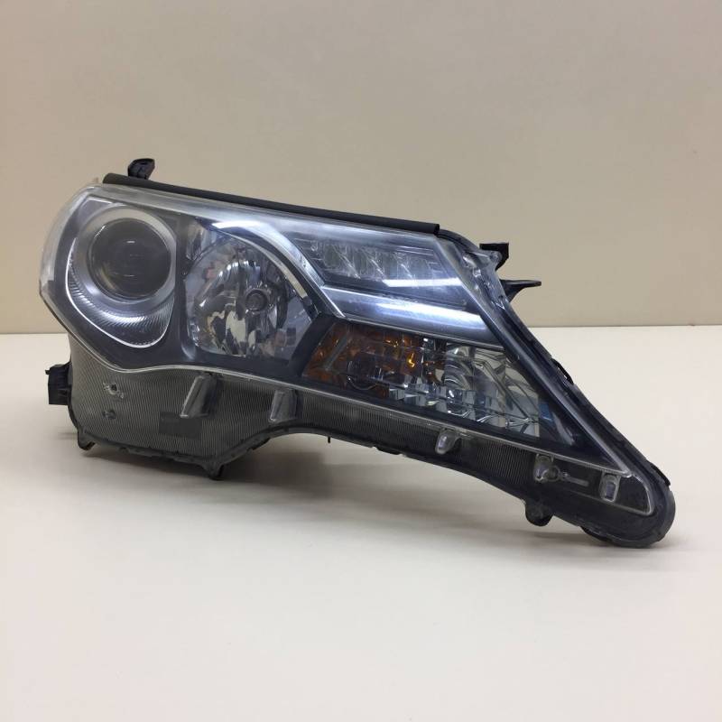 Фара правая Toyota Rav 4 (XA40) 2013-2019