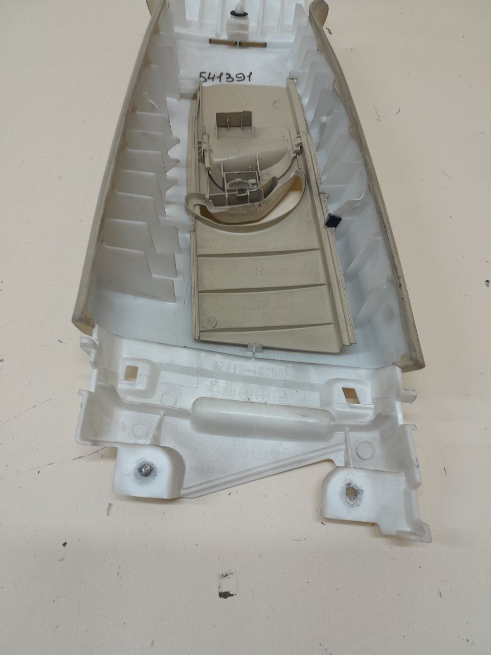 Обшивка стойки Lexus RX 350 /450h (XL10) 2009-2015 Обшивка стойки Lexus RX 350 /450h (XL10) 2009-2015