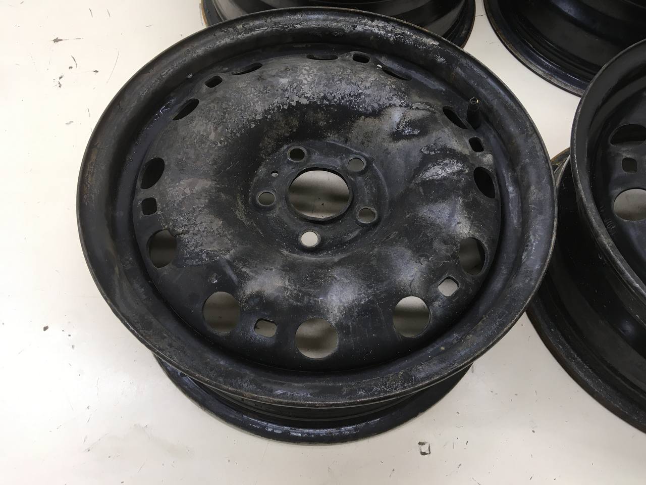 Диски к-кт R15 Штампованные