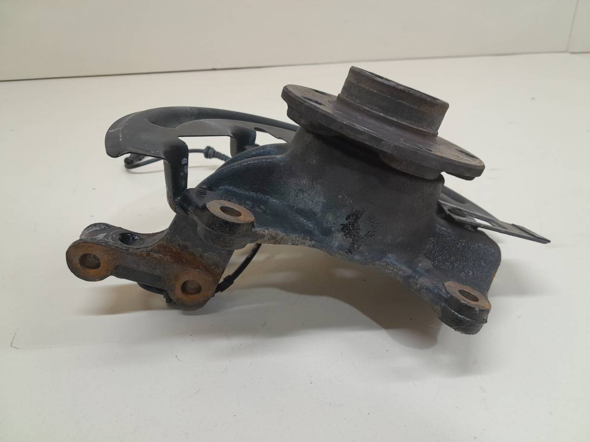 Кулак поворотный передний левый Renault Megane (3) 2009-2016