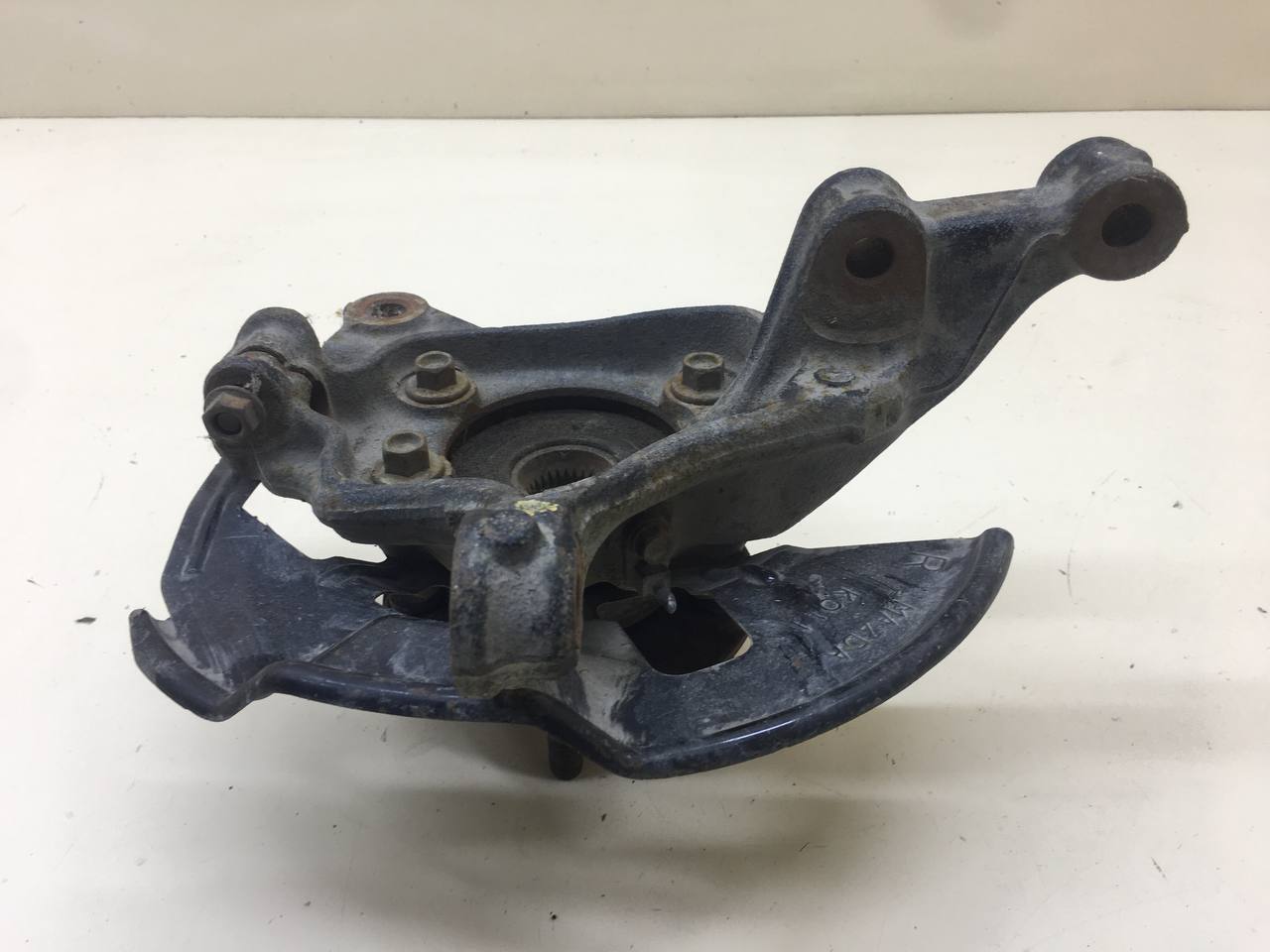 Кулак поворотный передний правый Mazda Mazda 3 (BM) 2013-2016