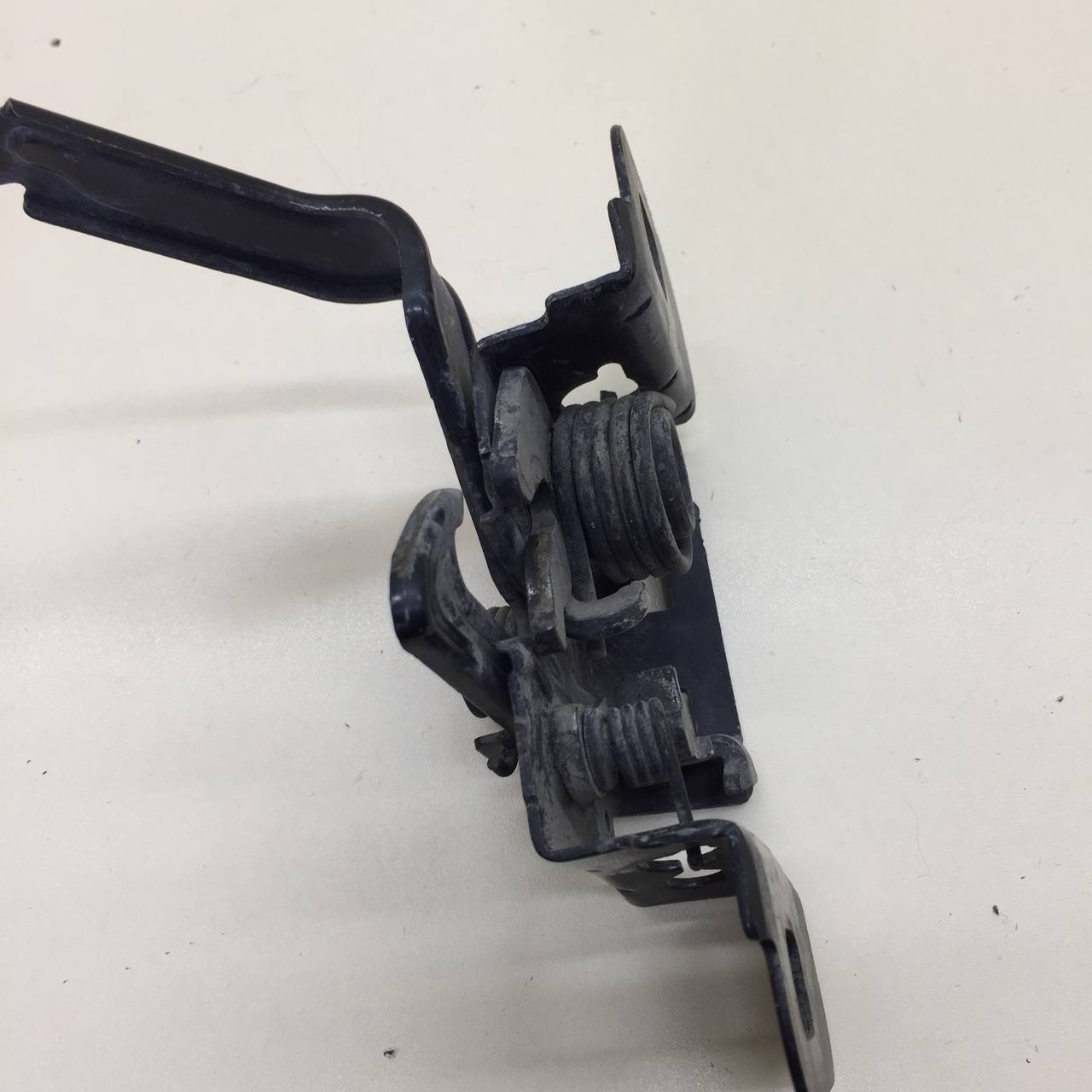 Замок капота Chevrolet Cobalt (T250) 2011-2015