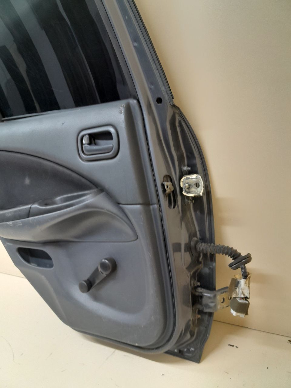 Дверь задняя левая Nissan Almera (N16) 2000-2006 Дверь задняя левая Nissan Almera (N16) 2000-2006