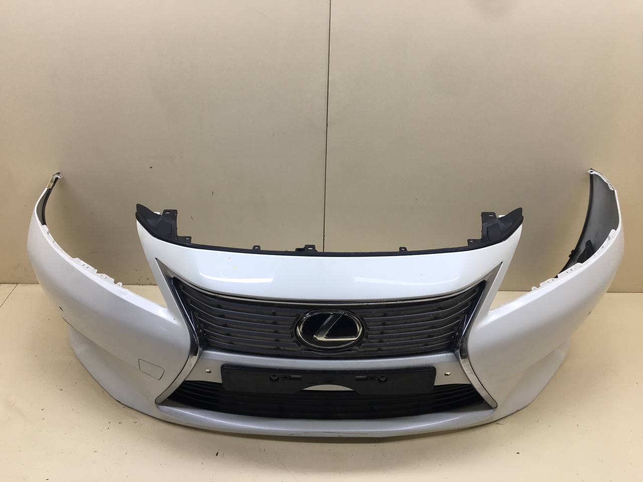 Бампер передний Lexus ES (SV60) 2012>