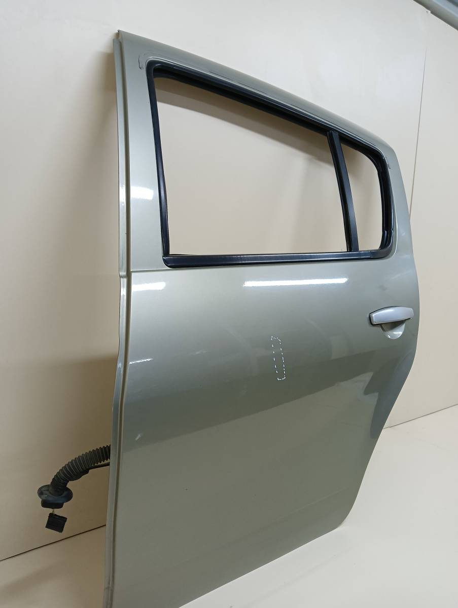 Дверь задняя левая Renault Sandero 2009-2014