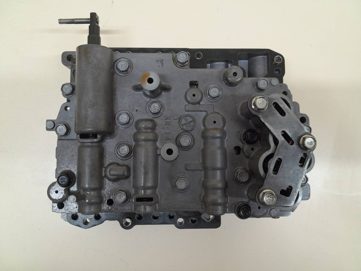 Блок клапанов Hyundai Santa Fe 3 (DM) 2012-2019 Блок клапанов Hyundai Santa Fe 3 (DM) 2012-2019