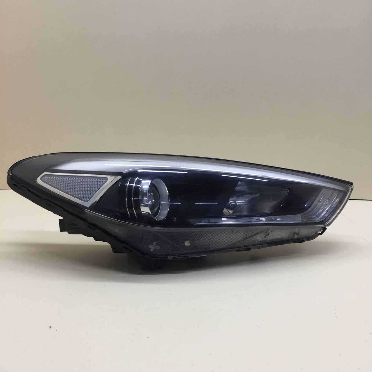 Фара правая Hyundai Tucson (TL) 2015-2021 Фара правая Hyundai Tucson (TL) 2015-2021