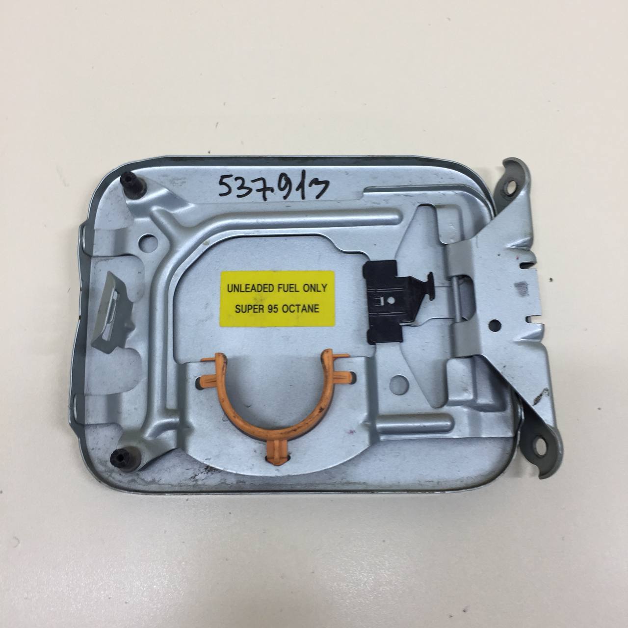 Лючок бензобака Nissan Almera Classic (B10) 2006-2013 Лючок бензобака Nissan Almera Classic (B10) 2006-2013