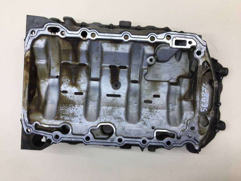 Поддон масляный двигателя Volkswagen Passat B7 2011-2015