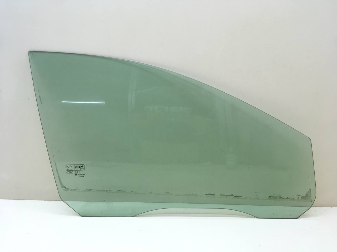 Стекло двери передней правой Ford Focus 2 (DA) 2005-2008