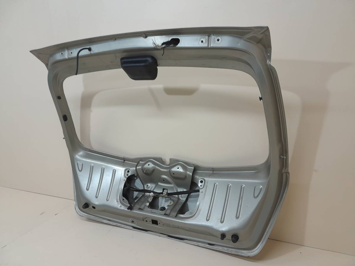Дверь багажника Renault Sandero 2009-2014 Дверь багажника Renault Sandero 2009-2014