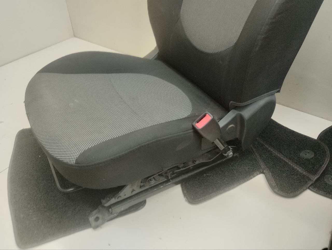 Сиденье (комплект) Hyundai Solaris (RB) 2010-2017 Сиденье (комплект) Hyundai Solaris (RB) 2010-2017