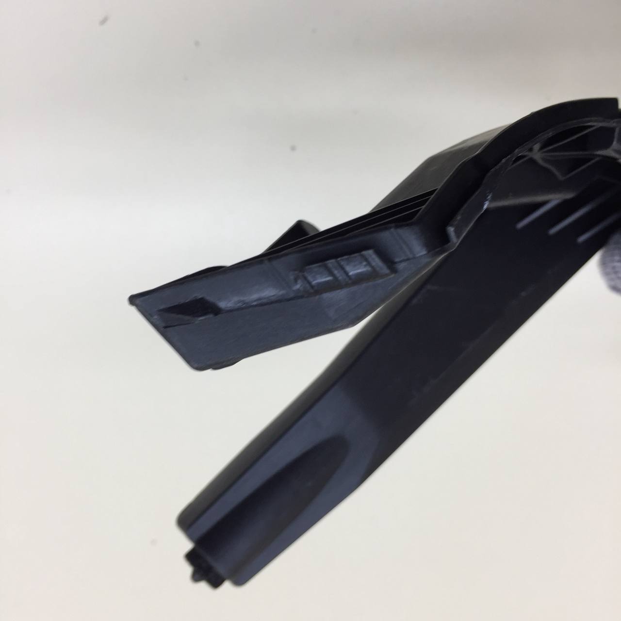 Кронштейн переднего бампера левый Subaru Impreza (GJ/G13) 2011-2014