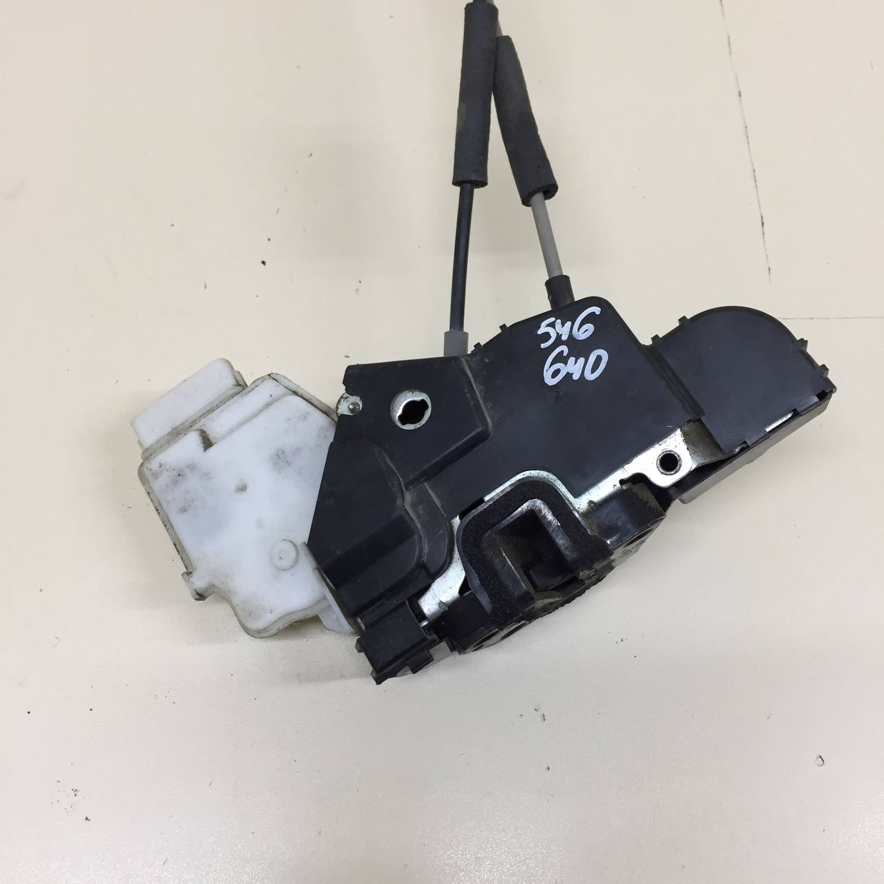 Замок двери передней правой Hyundai Starex H1/Grand Starex 2007>