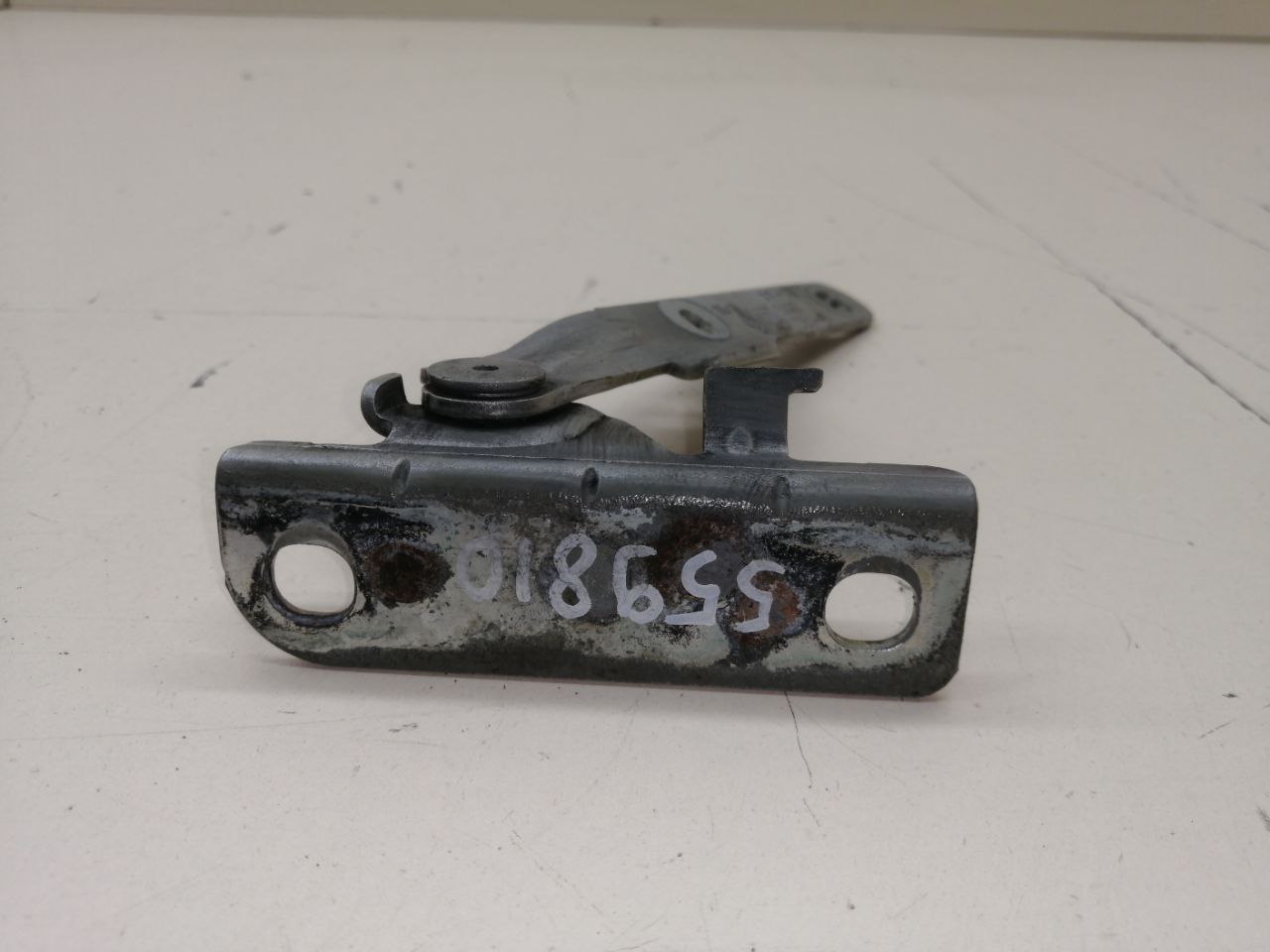 Петля капота правая Lada Largus 2012>