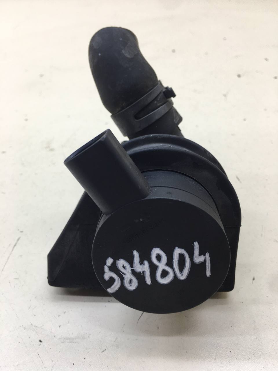 Насос водяной (помпа) Volkswagen Passat B7 2011-2015 Насос водяной (помпа) Volkswagen Passat B7 2011-2015